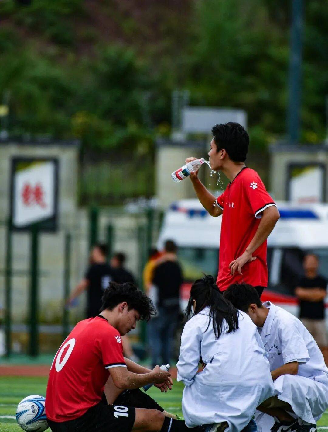 开云体育-赛场上的精彩瞬间困扰无数球迷！