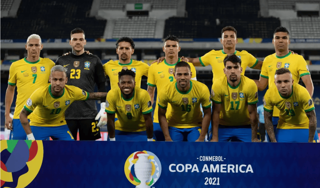 巴西队在足球比赛中取得胜利 巴西队在足球比赛中取得胜利