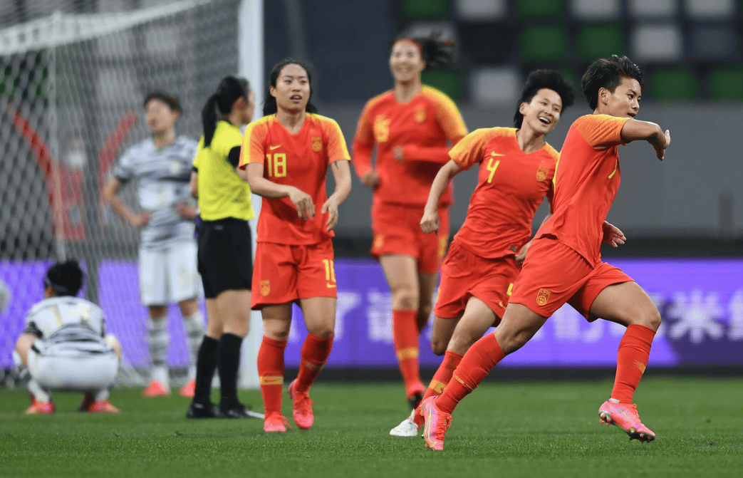 开云体育官方网站-优秀的女足球员在比赛中展现出了自己的实力