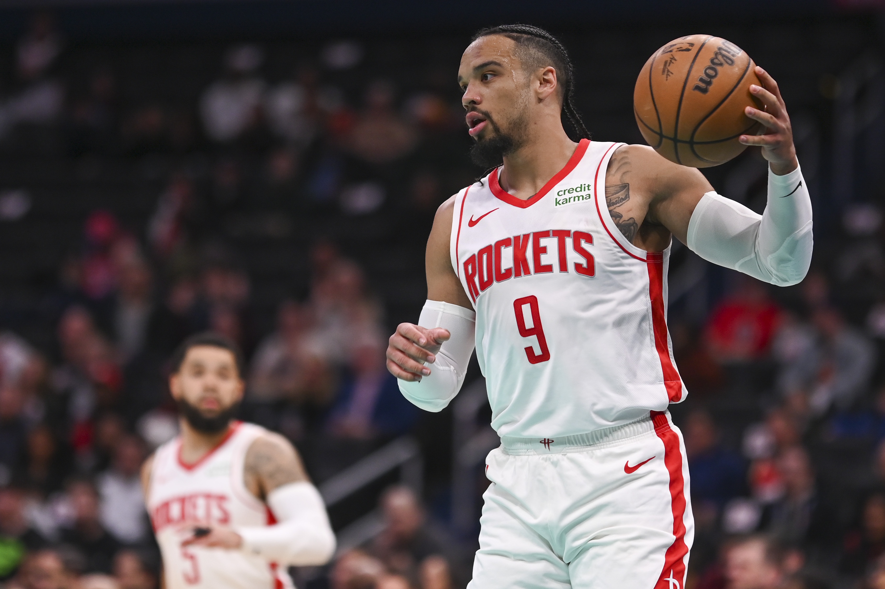 火箭险胜灰熊取得三连胜 火箭险胜灰熊取得三连胜