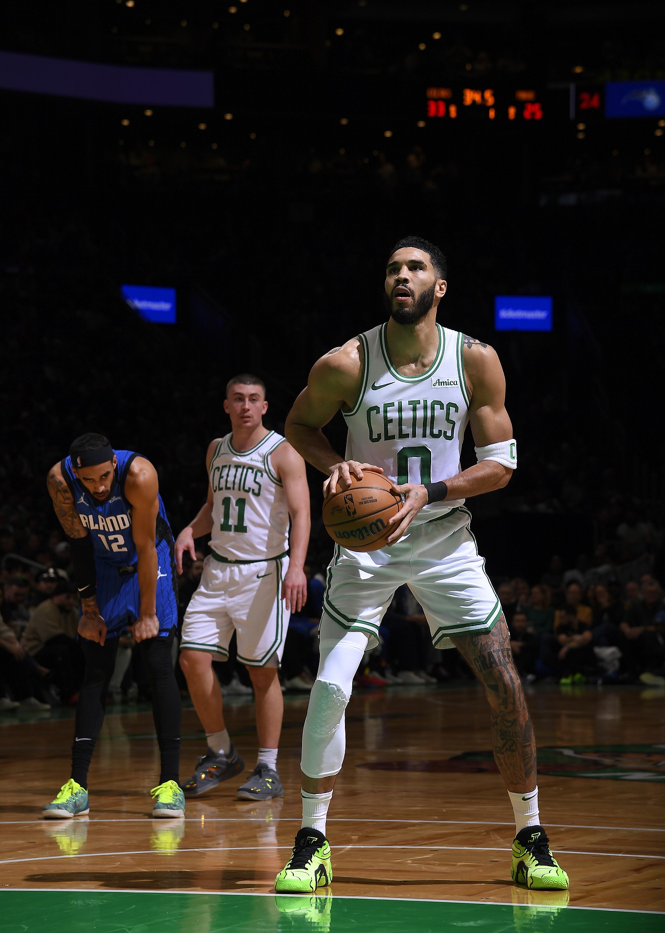 美国男篮逆转凯尔特人,艾顿送出助攻的简单介绍 美国男篮逆转凯尔特人,艾顿送出助攻的简单介绍