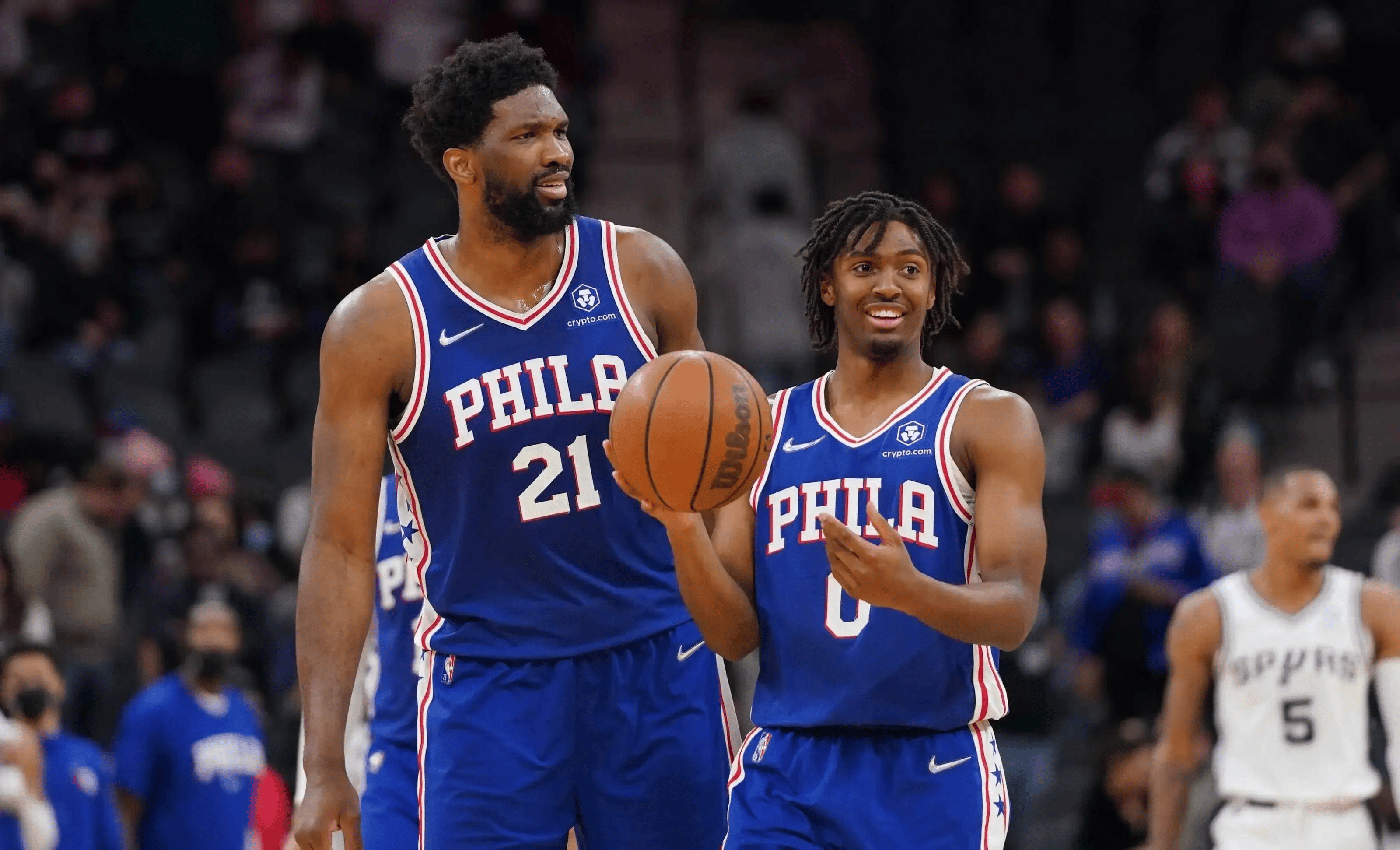 开云体育官网-76人主场击败黄蜂,恩比德28+12的简单介绍