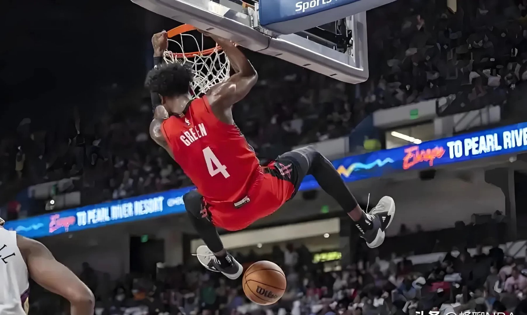 开云下载-火箭惨败于猛龙,全队三分球失准