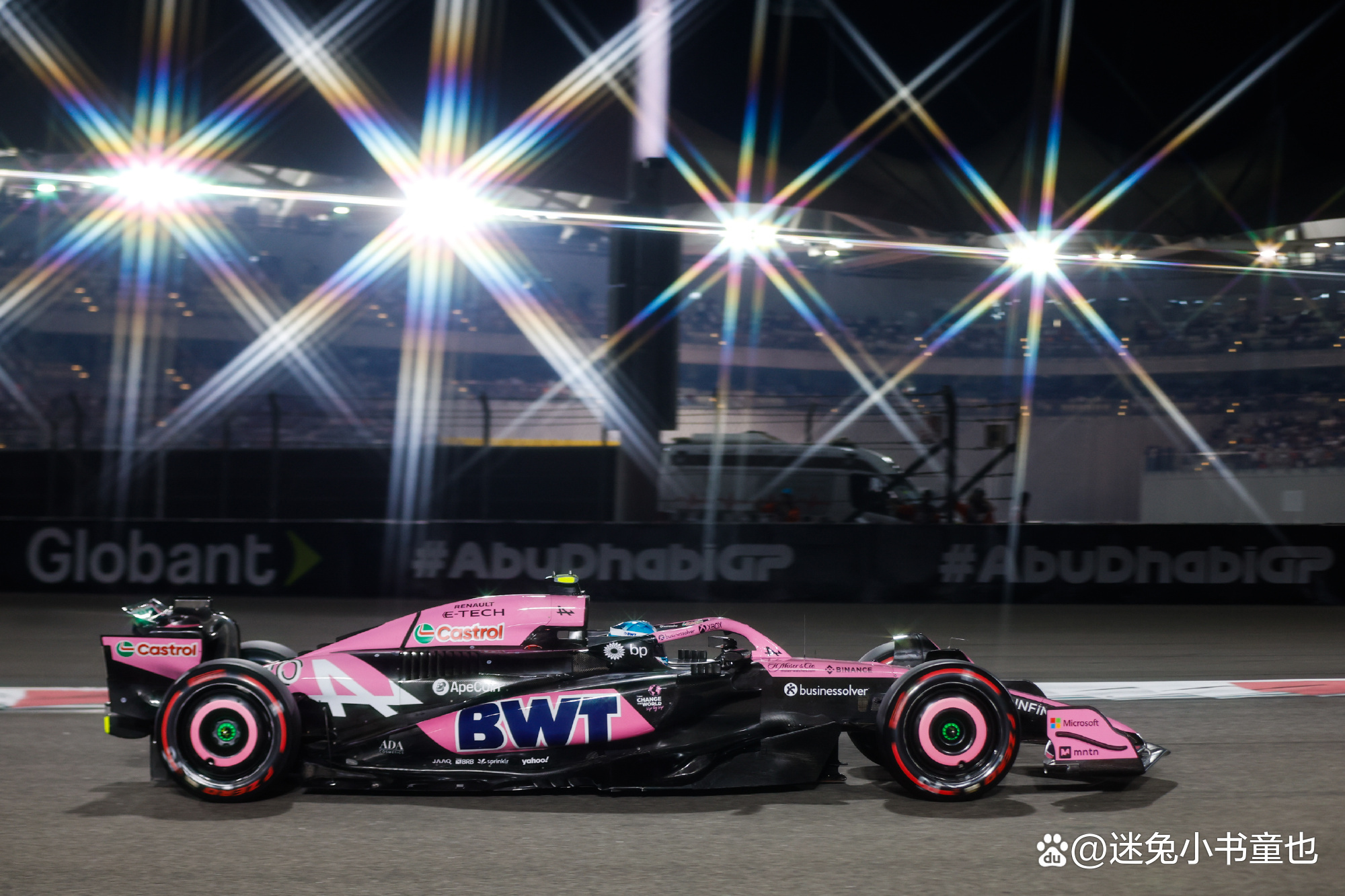 开云平台-雷诺车队逆转迈凯伦,佩雷兹统治全场