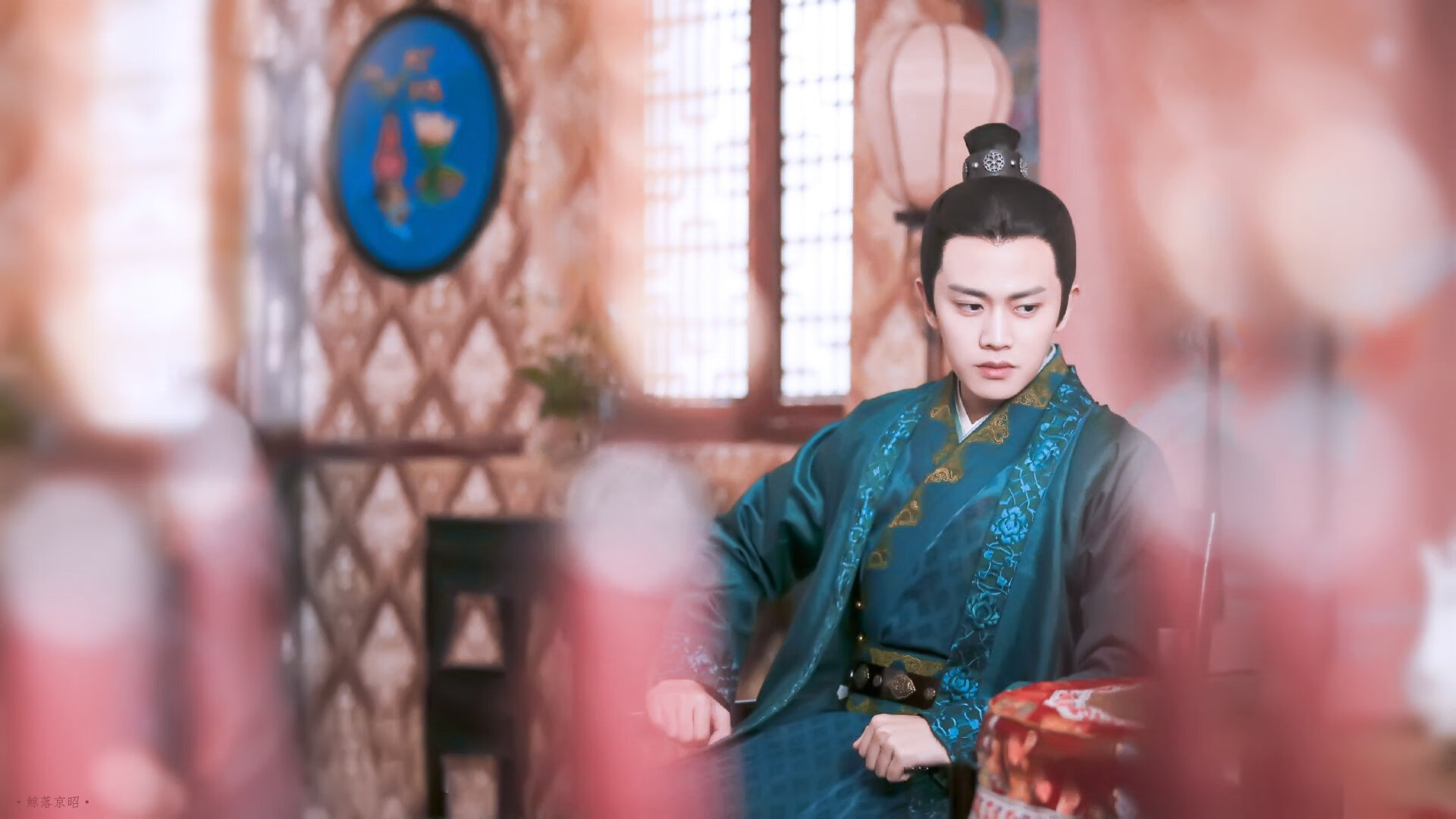 开云体育官网-无声的指挥家，霍勒迪如何用指尖在勇士的狂潮中谱出活塞的胜利乐章