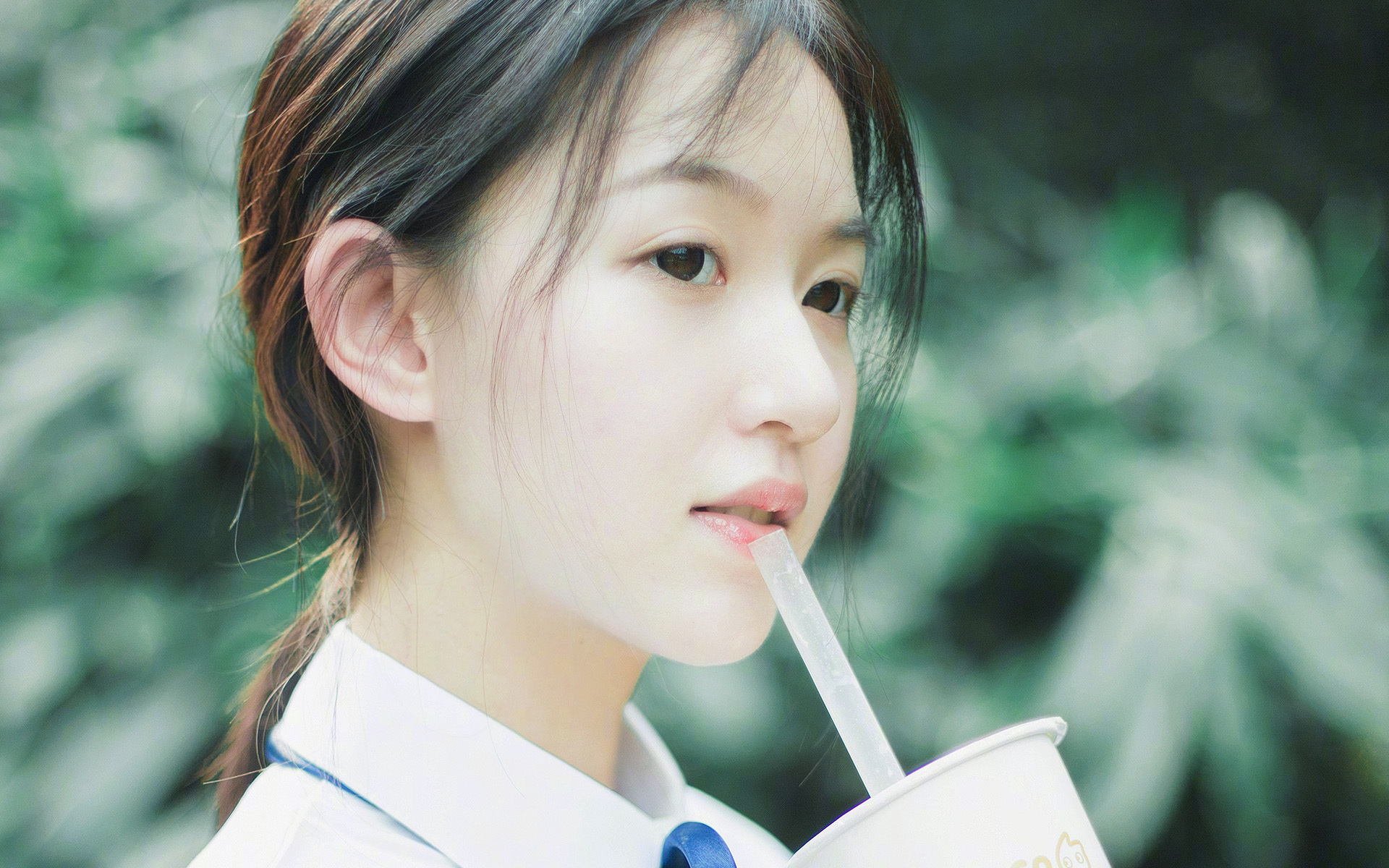 开云体育官网-季前赛对阵上海队，浓眉33分诠释超级巨星定义