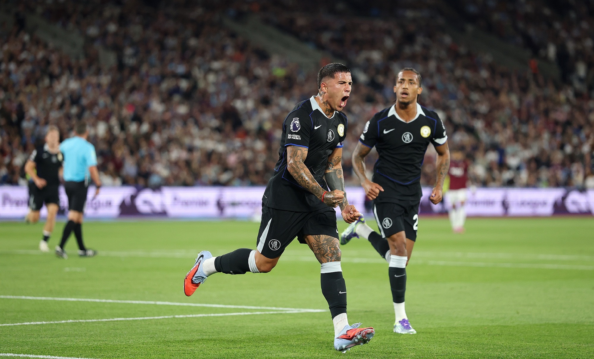 切尔西对阵克罗地亚，帕尔默防守端锁死对手